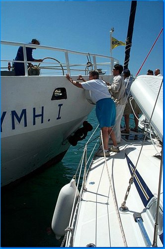 2002-05-289@Fending Off 03.jpg