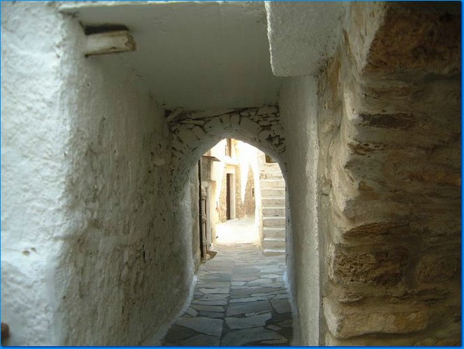 2003 08 19  030820 Walkways the other way on Naxos.JPG